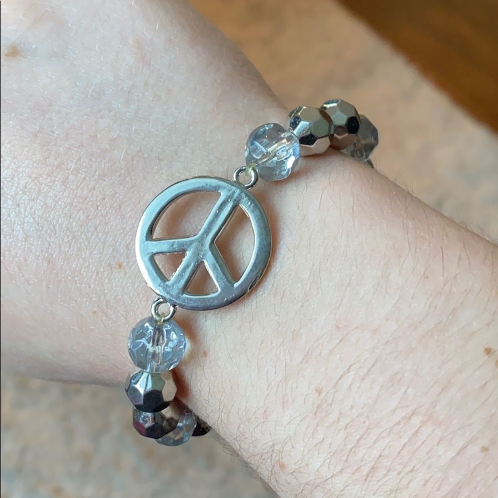 Beaded peace sign bracelet
